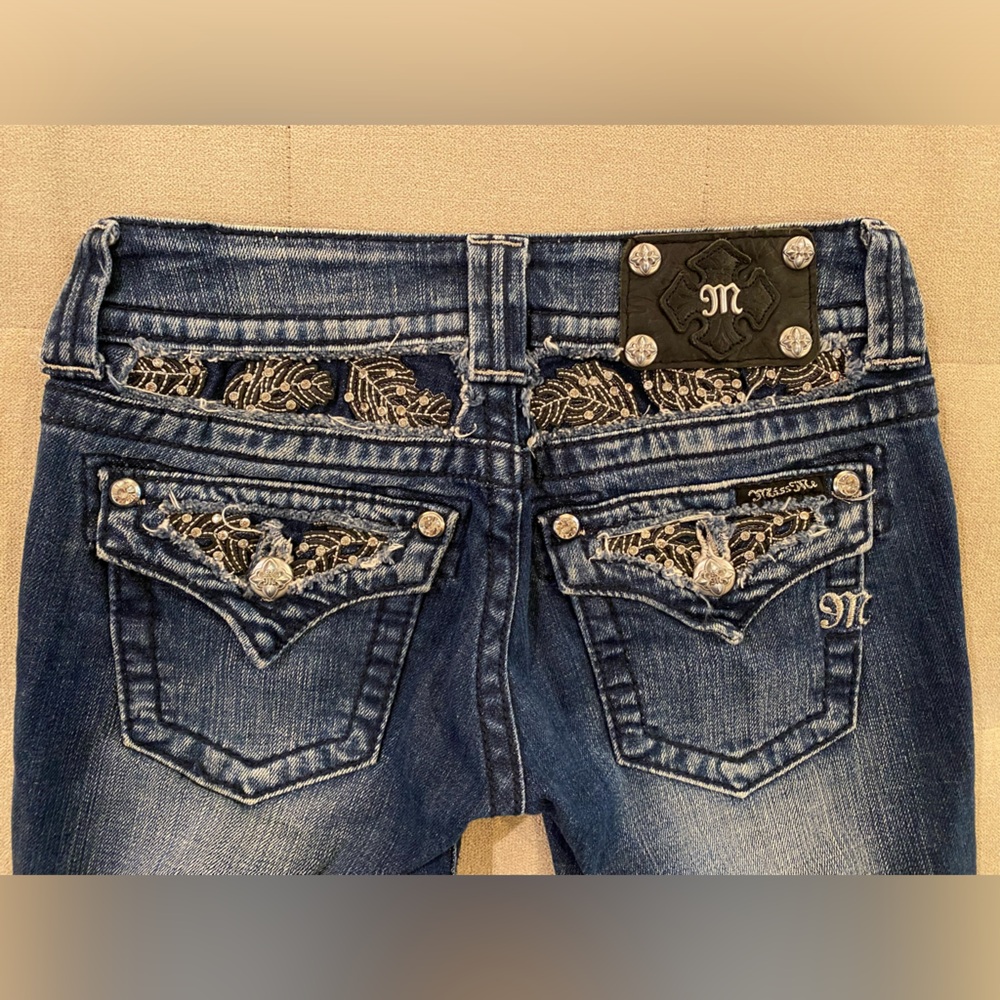 Miss Me Capris Size 24